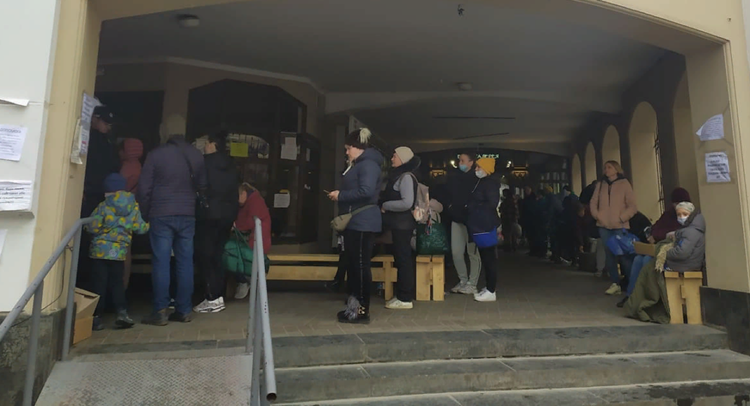 Допомога на всіх рівнях. Як працює Львівський Гуманітарний штаб