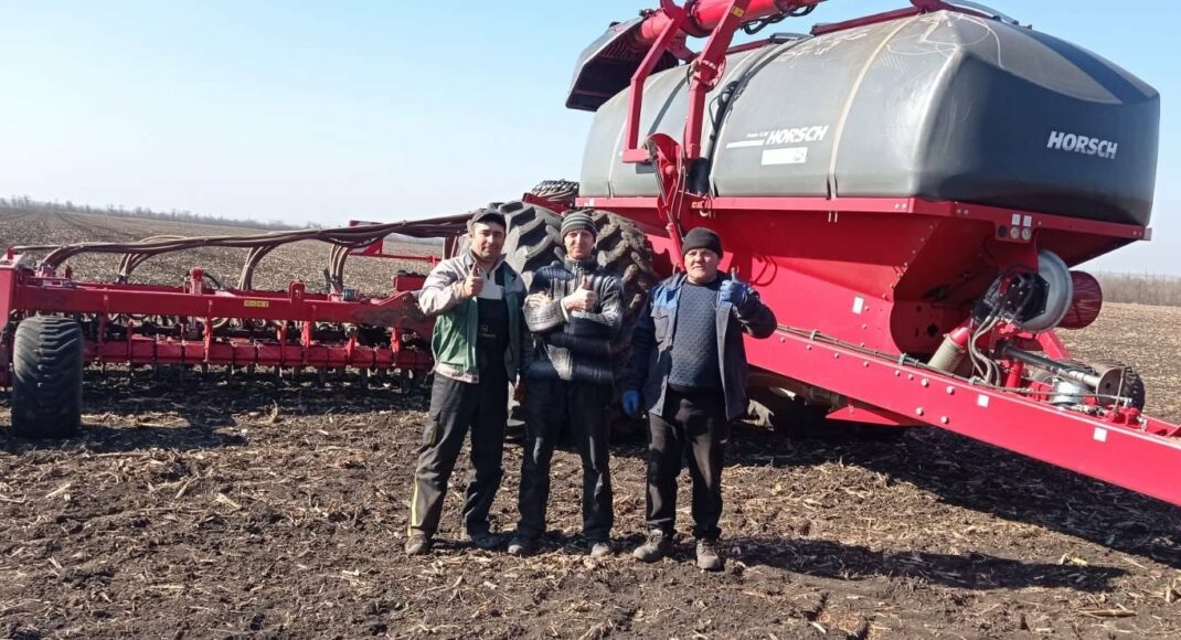 Несмотря на войну: на Донетчине ведется посевная ранних зерновых