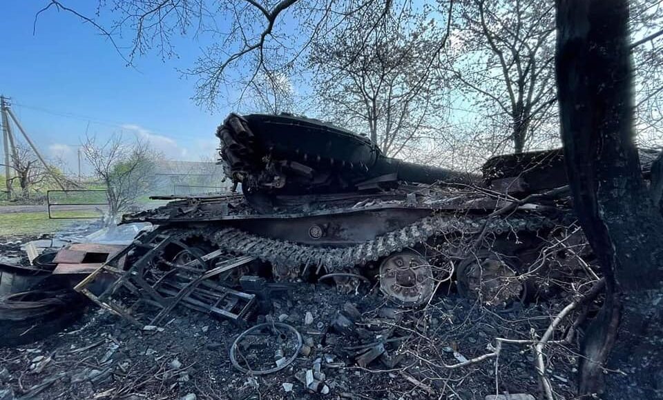 На Сєвєродонецькому напрямку противник стягує танки та готує наступ на Лиманському напрямку, - Генштаб