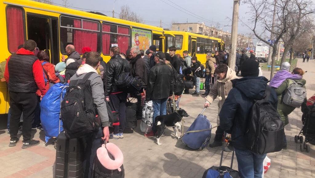 З Лисичанська евакуйовано близько тисячі осіб (відео)