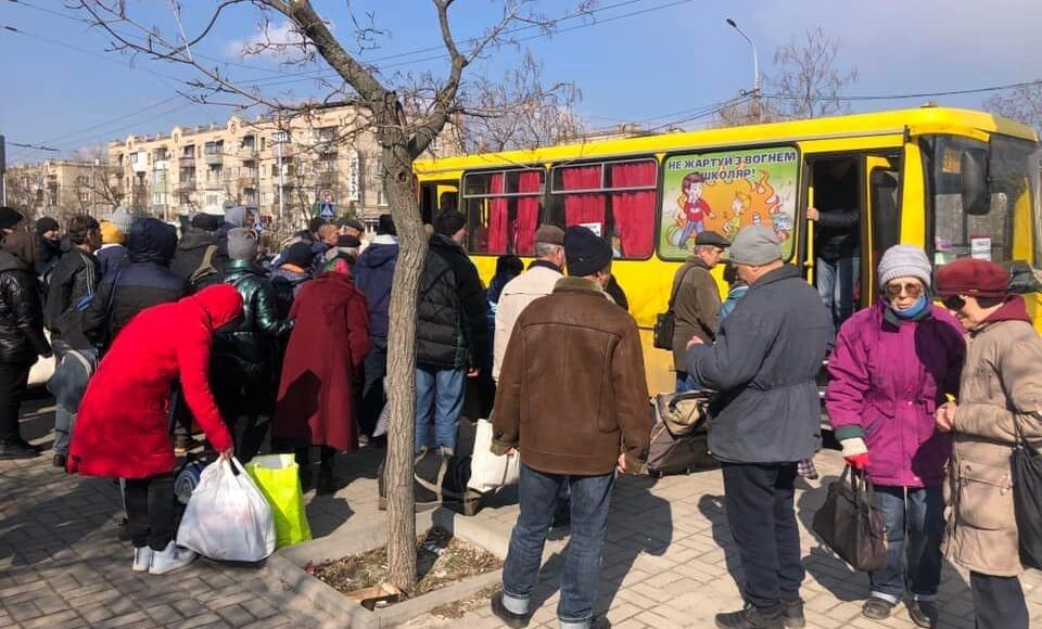 Сьогодні з Луганщини евакуйовано більше тисячі людей