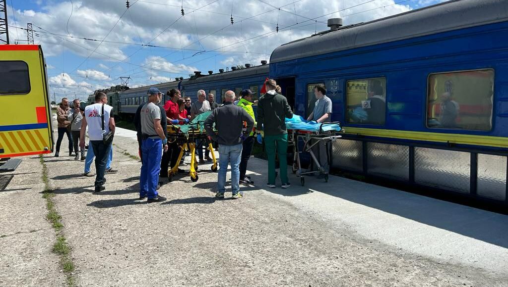 Во Львов на лечение из Покровска привезли 19 раненных обстрелами рф из Днепропетровска и Донетчины