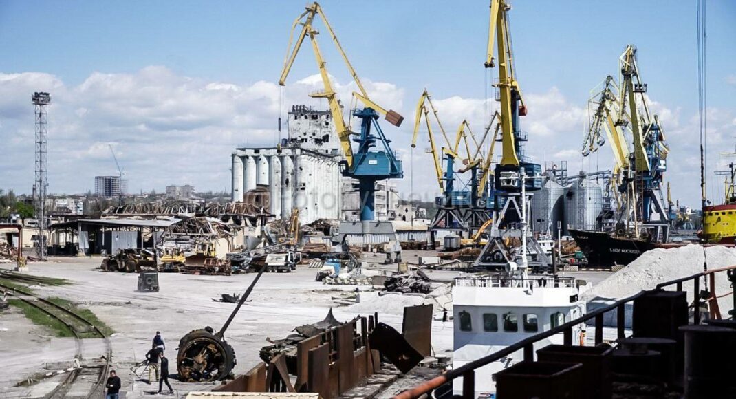 Окупанти відновили в Маріупольському порту енергопостачання для вивезення зерна в рф