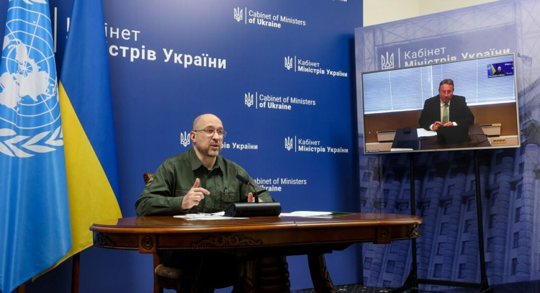 Шмигаль: навчання на прифронтових та окупованих територіях буде в онлайн-форматі