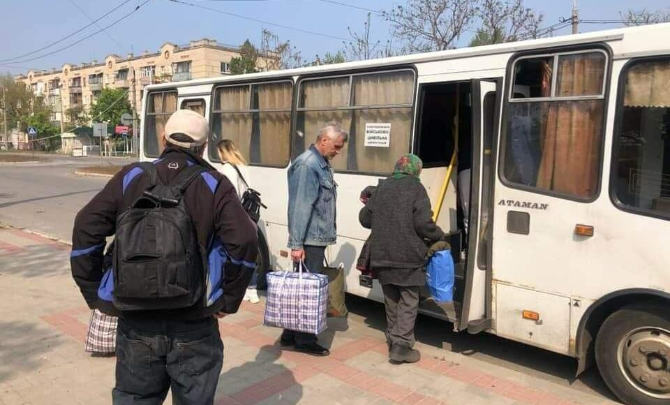 Вперше за довгий період: із Сєверодонецька евакуювали 17 людей
