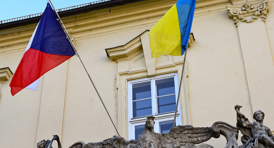 Чехия передаст Украине тяжелую технику, – министр обороны Чернохова
