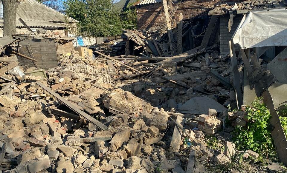 Російські загарбники обстріляли Бахмутський район, троє дітей отримали осколкові поранення