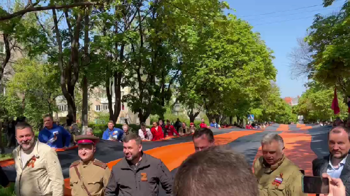 Оккупанты в Мариуполе вместо парада провели "карнавал", — Андрющенко