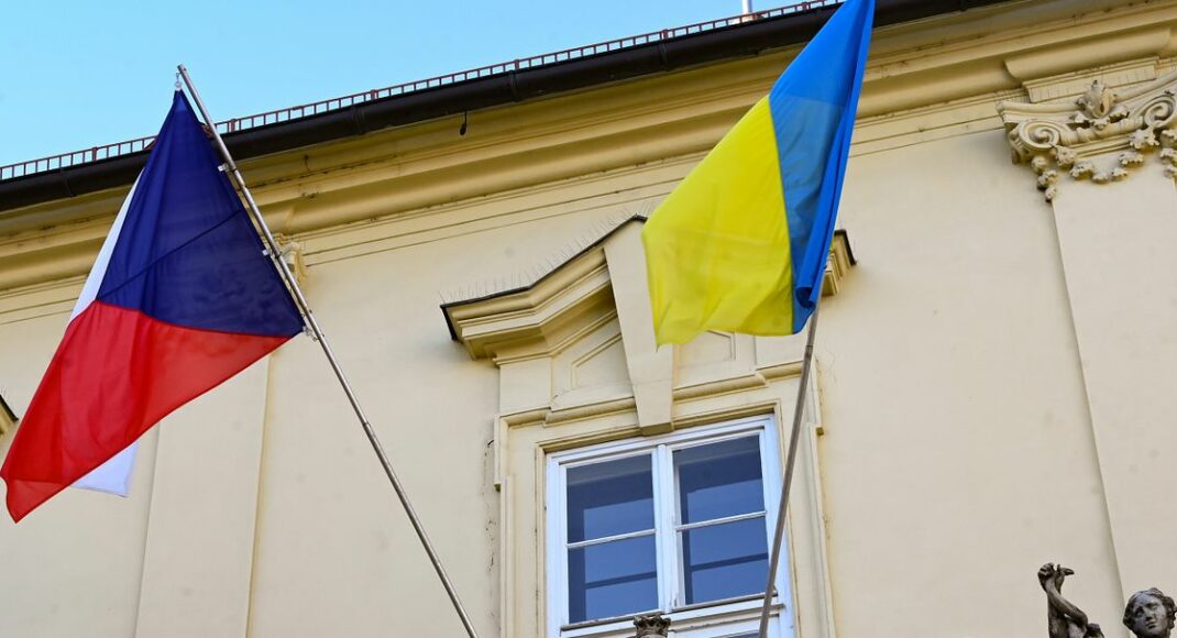 Как переселенцам получить помощь в Чехии? История украинской семьи