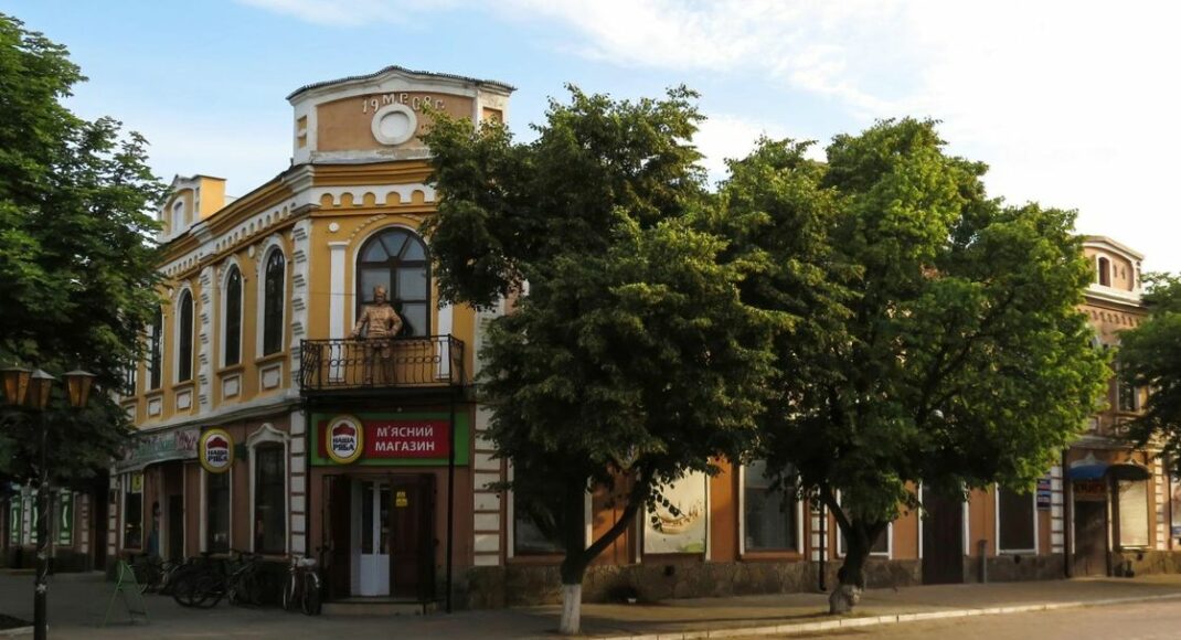 Катування освітою: що відбувається у школах окупованих міст Луганщини