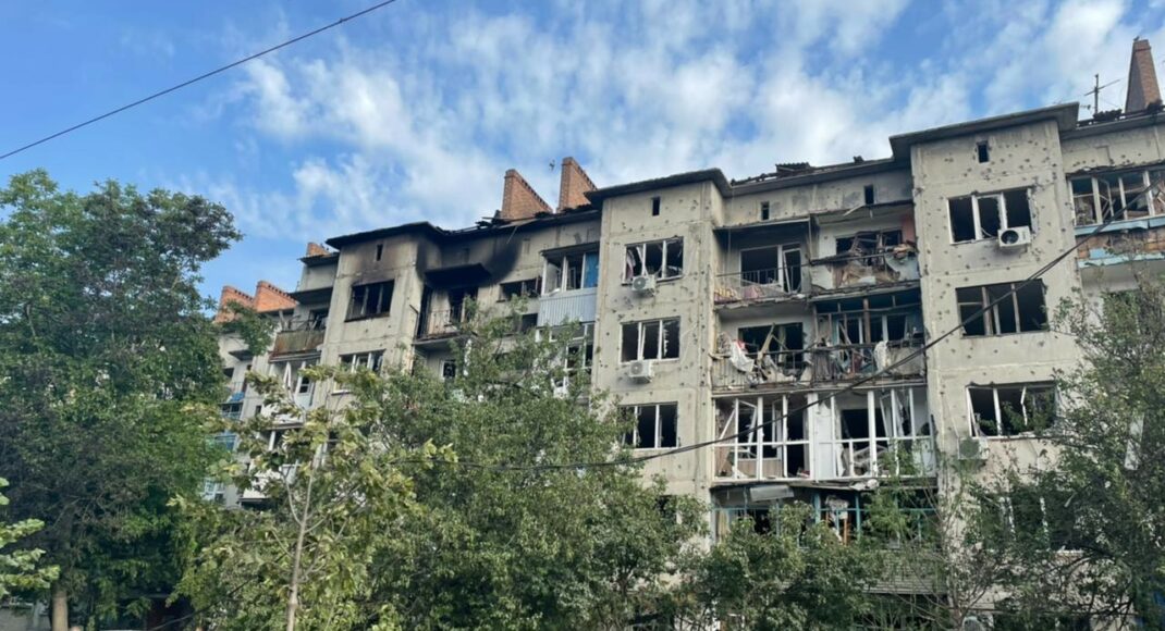 Російські загарбники завдали ракетного удару по Слов'янську: є загиблі та поранені (фото)