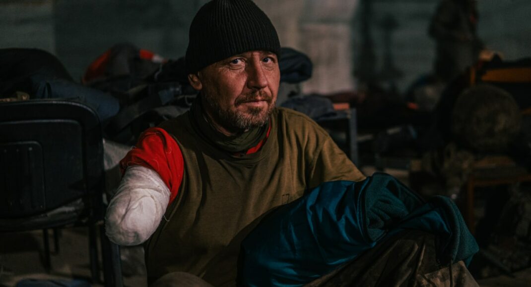 Дружина захисника Азовсталі розповіла, що українські військові, звільнені з полону рф, перебувають у важкому стані