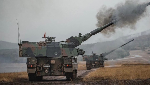 Украина получила от Германии первые артиллерийские установки Panzerhaubitze2000