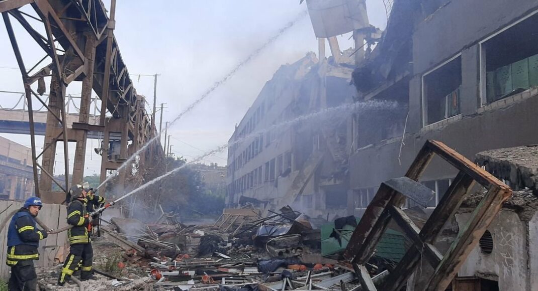 У Краматорському районі рятувальники тричі за минулу добу виїжджали на ліквідацію наслідків обстрілів рф
