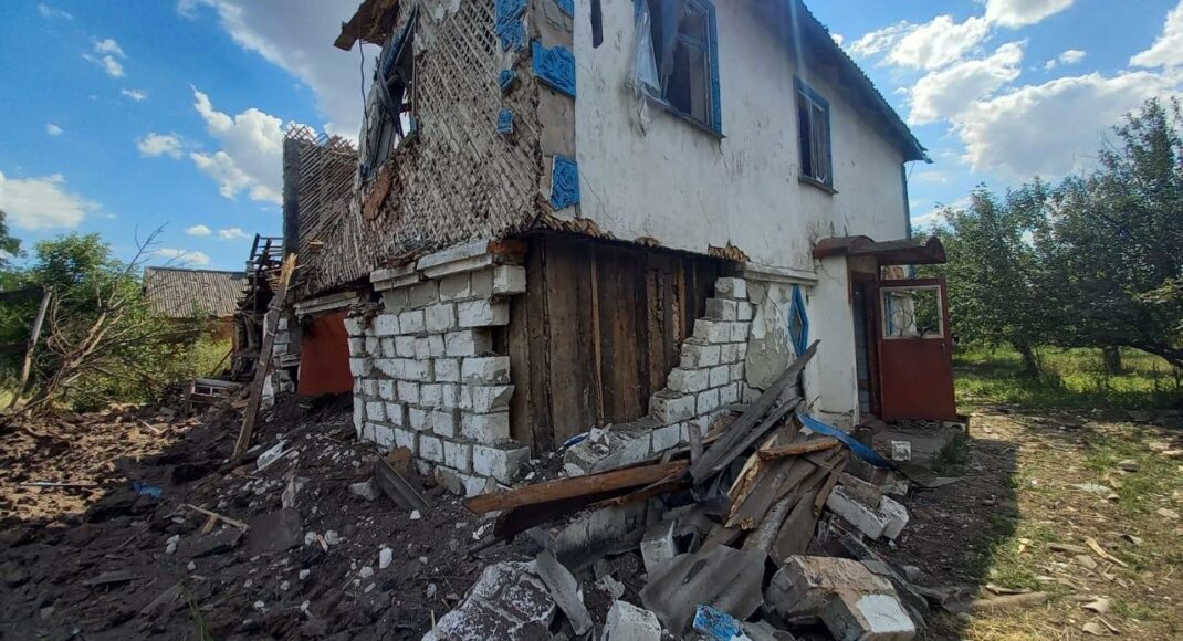 Окупанти накрили вогнем 21 населений пункт Донеччини, на місцях ударів працює поліція