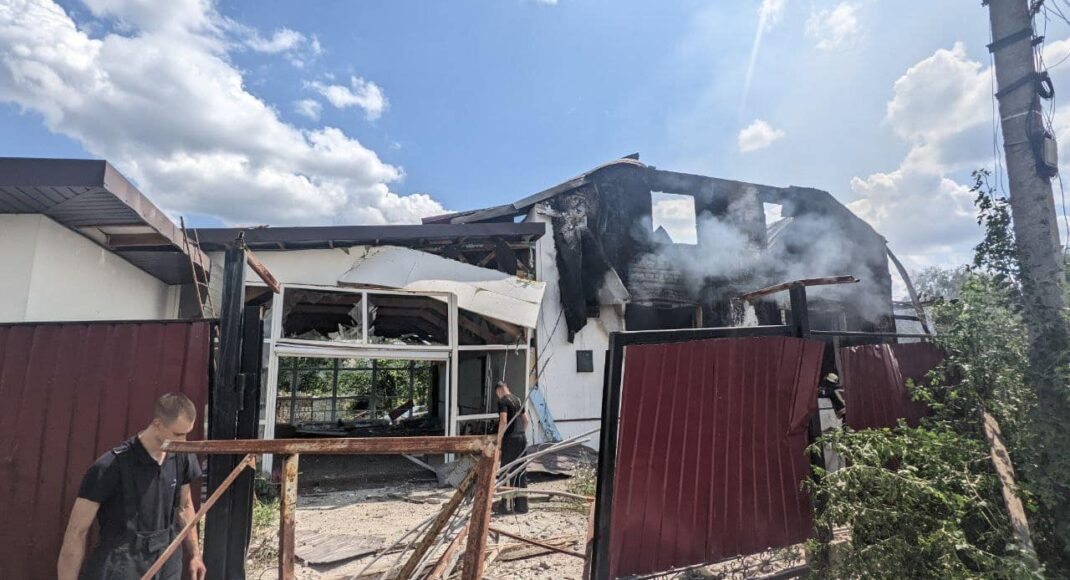 Рятувальники завершили розбір завалів приватного дому після обстрілу рф у Краматорську: знайшли тіло загиблого