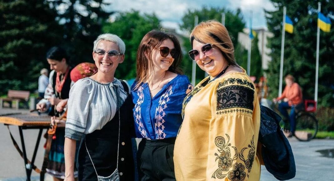 Допомога людям та літній табір: як активісти "Теплиці" працюють після евакуації