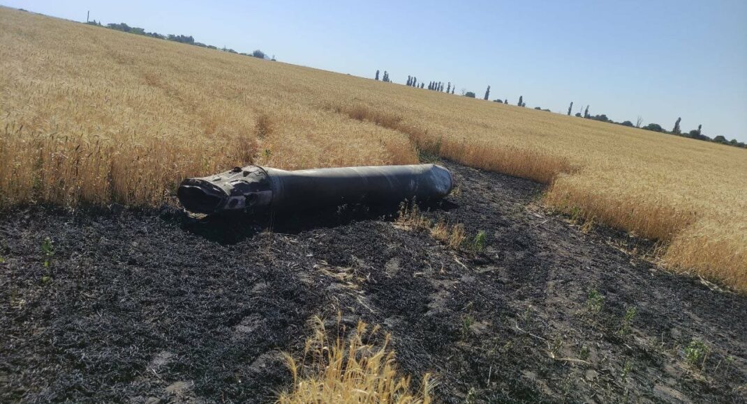 Оккупанты обстрелами на Донетчине уничтожили более 345 га полей пшеницы