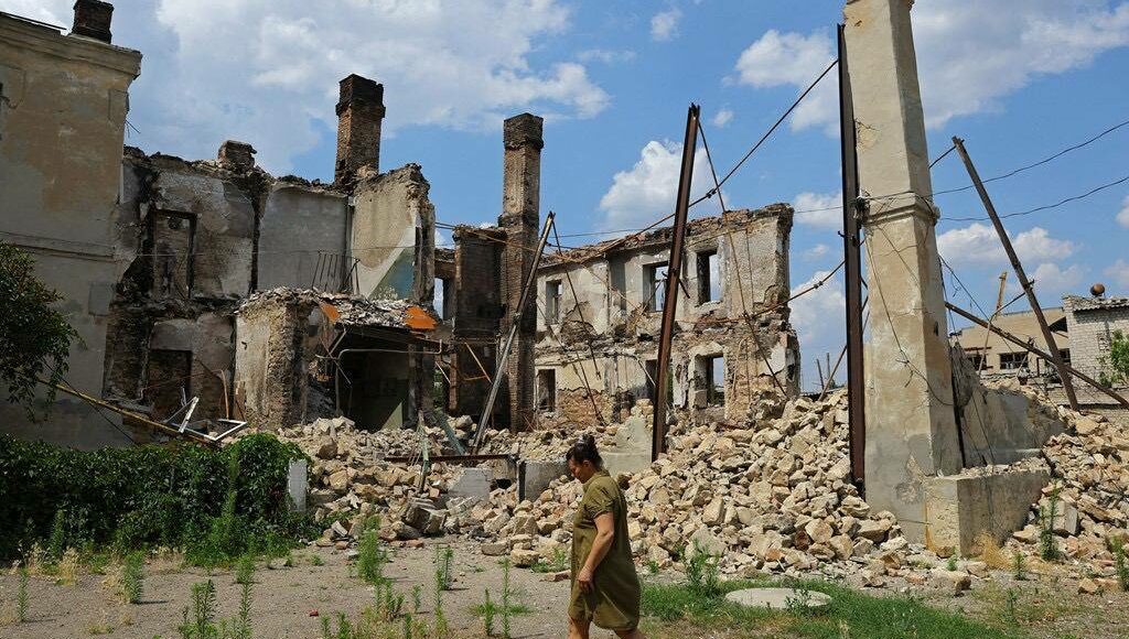 В окупованому Сєвєродонецьку люди самостійно намагаються зварювати труби для газу та води, – ЗМІ