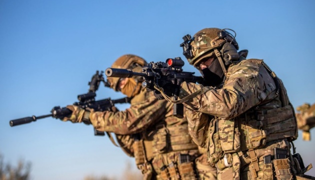 Британия увеличила количество украинских военных на учениях до десятков тысяч, — Sky News
