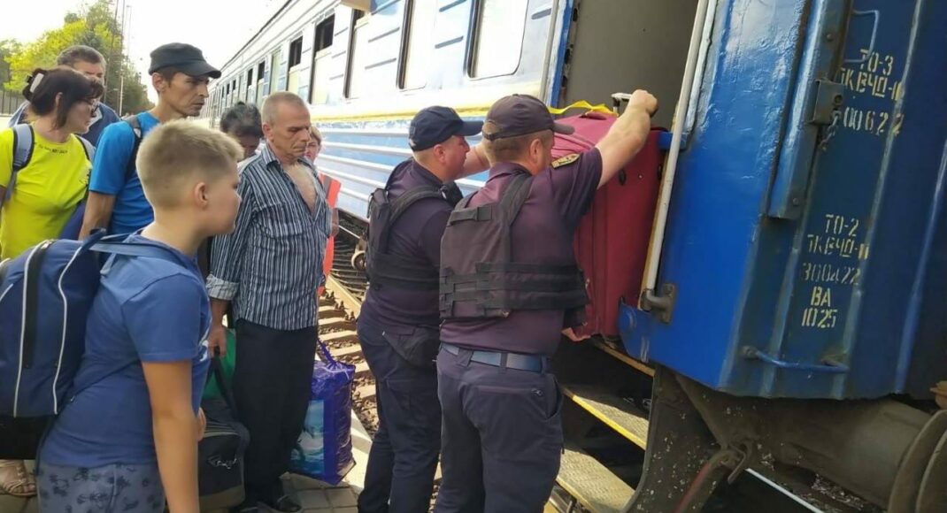 У Мінреінтеграції повідомили, скільки людей евакуювали з прифронтових територій