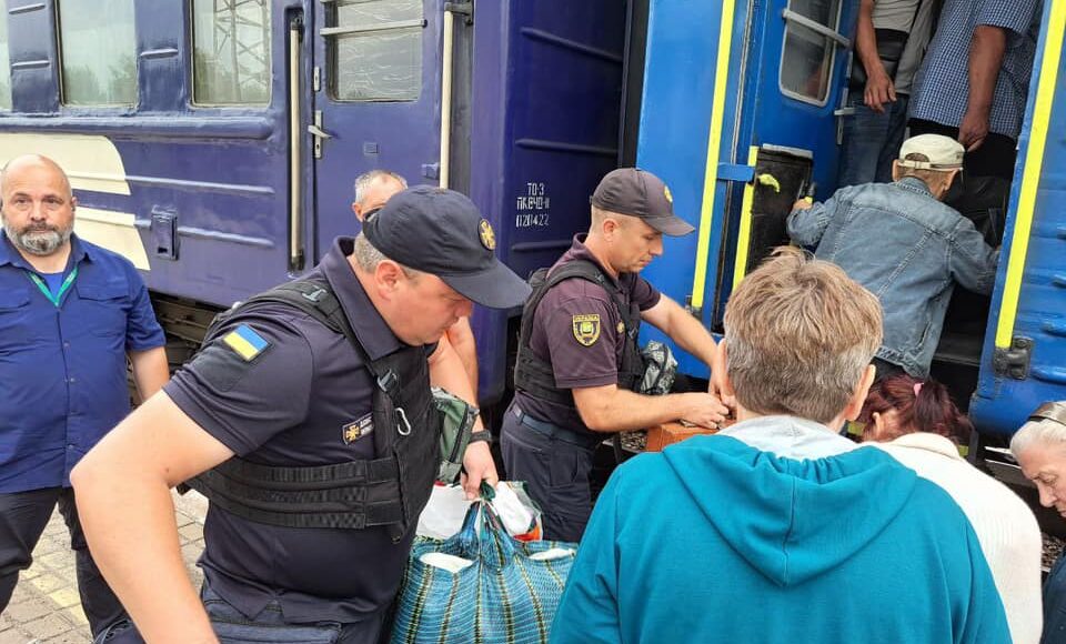 На Донетчине за сутки эвакуировали более 600 гражданских