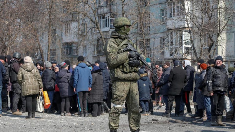 У захопленому Маріуполі окупанти почали видавати ордери на майно евакуйованих мешканців, - Андрющенко (відео)