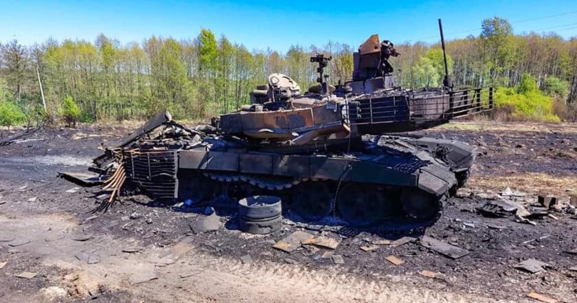 Група українського супротиву в Маріуполі знищили танк окупантів: відео