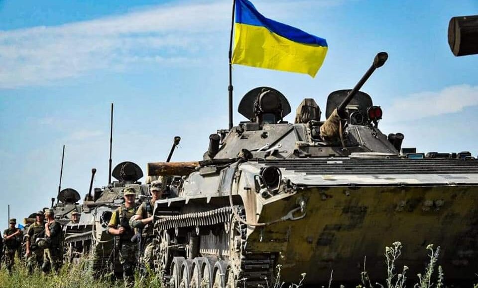 Українські захисники відбили ворожі спроби просунутися на Авдіївському та Бахмутському напрямках, - Генштаб