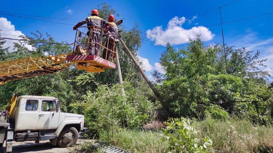 У Донецькій області за тиждень енергетики відновили світло для понад 80 тисяч родин