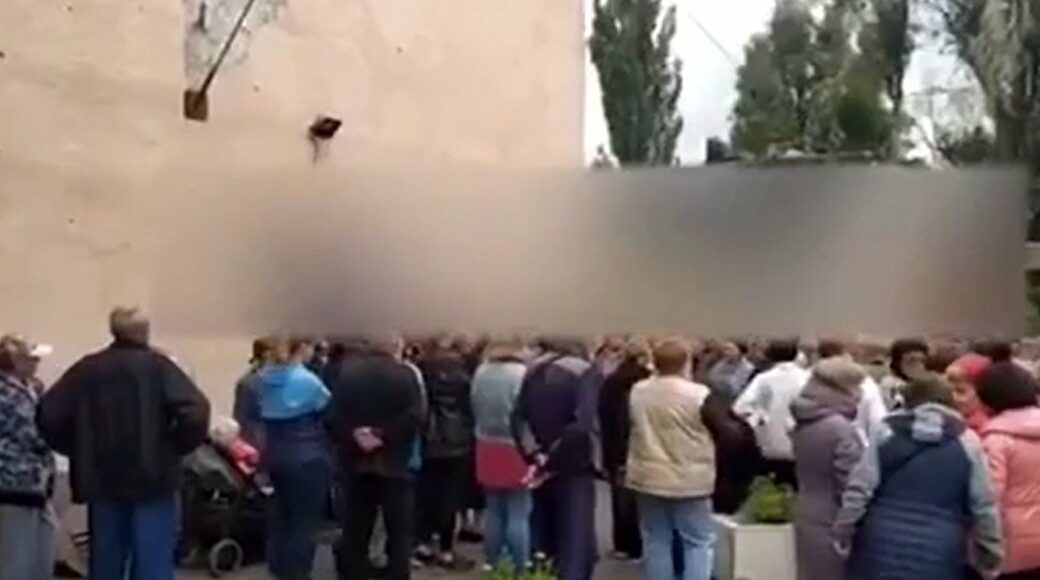 Маріупольці протестують через відсутність води та світла, - Андрющенко