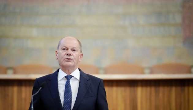 Шольц заявил, что Запад готов рассмотреть гарантии безопасности для Украины, но "в мирное время"