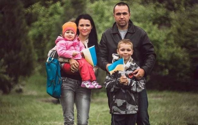 Названо имя убитого в Изюме бойца с сине-желтым браслетом, фото которого облетело соцсети