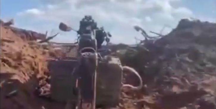 В Минобороны показали видео с позиций под Бахмутом