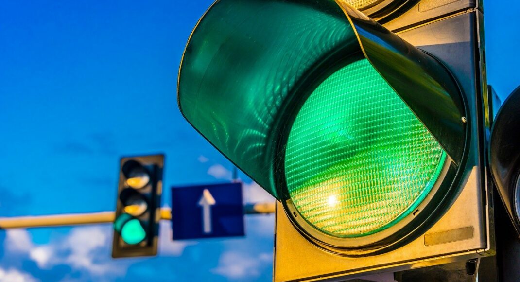 В Покровске Донецкой области заработали светофорные объекты