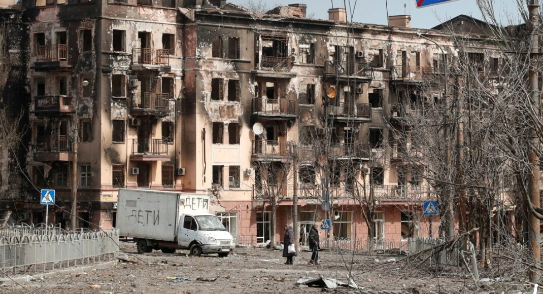 В Мариуполе оккупанты сносят дома, чтобы скрыть свои преступления, - горсовет