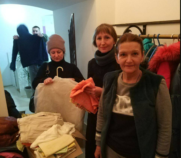 Німеччина та Греція передала теплі речі для переселенців з Маріуполя