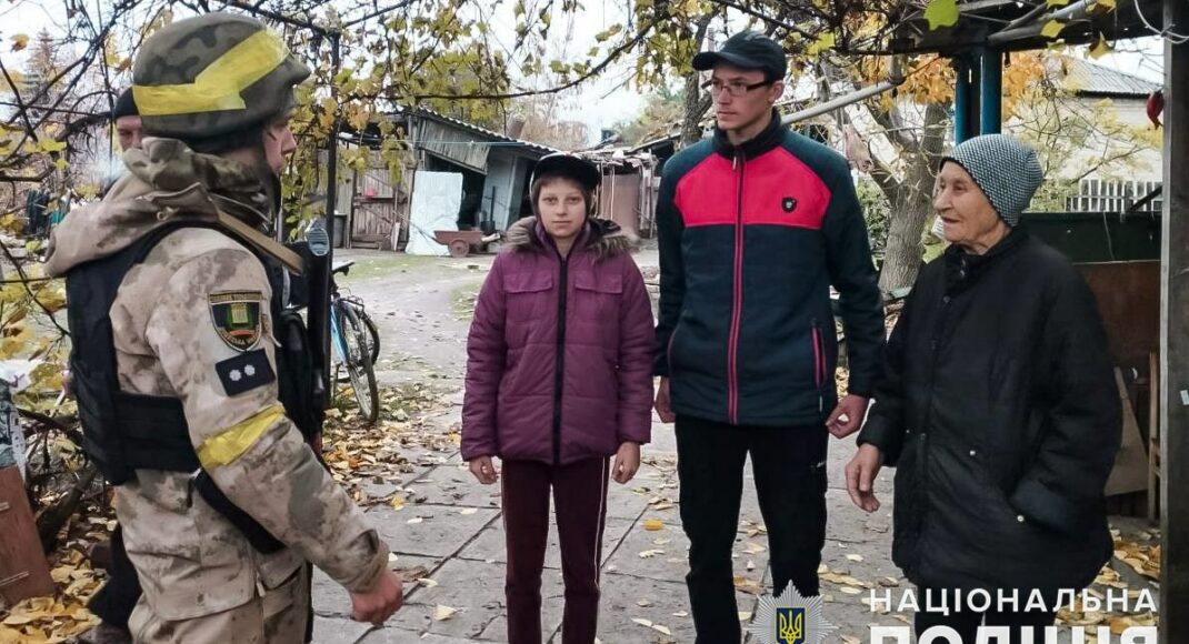 Ювенальні поліцейські допомагають родинам із дітьми в деокупованій Лиманській громаді
