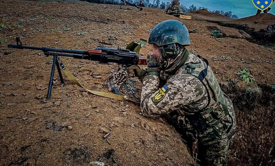 Російські загарбники за добу здійснили 8 ракетних, 10 авіаційних ударів та більше 4 обстрілів з РЗСО, - Генштаб