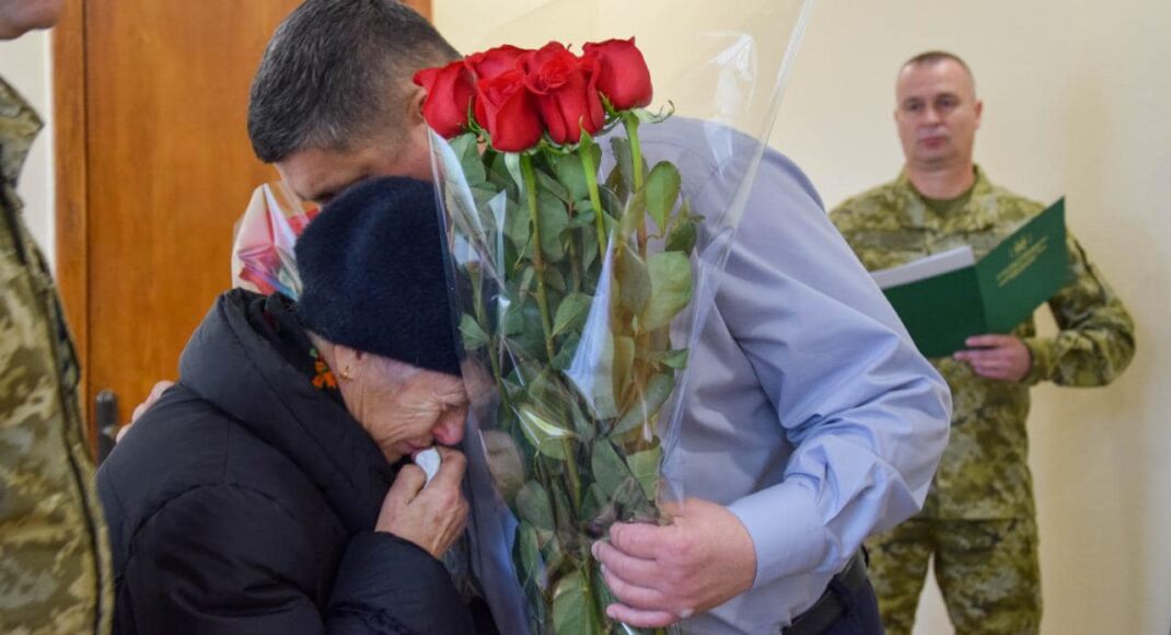 В Измаиле вручили награду маме погибшего защитника, воевавшего на Луганщине (фото)