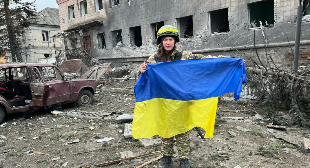 Ночью Лиман в Донецкой области подвергся ракетному обстрелу: уничтожен отдел полиции, ранены гражданские