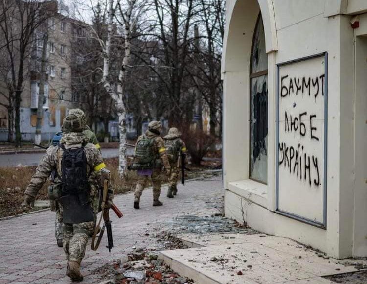 Британська розвідка пояснила, чому росіяни уникають інтенсивних вуличних боїв у Бахмуті