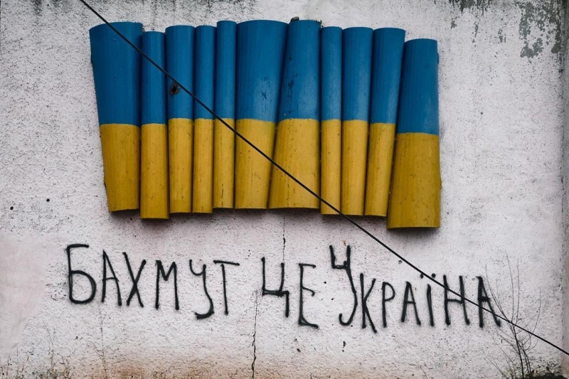 Зеленський показав наслідки війни в Бахмуті: фото