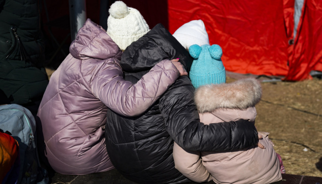 Украина вернула двух девочек, депортированных из Луганщины в россию