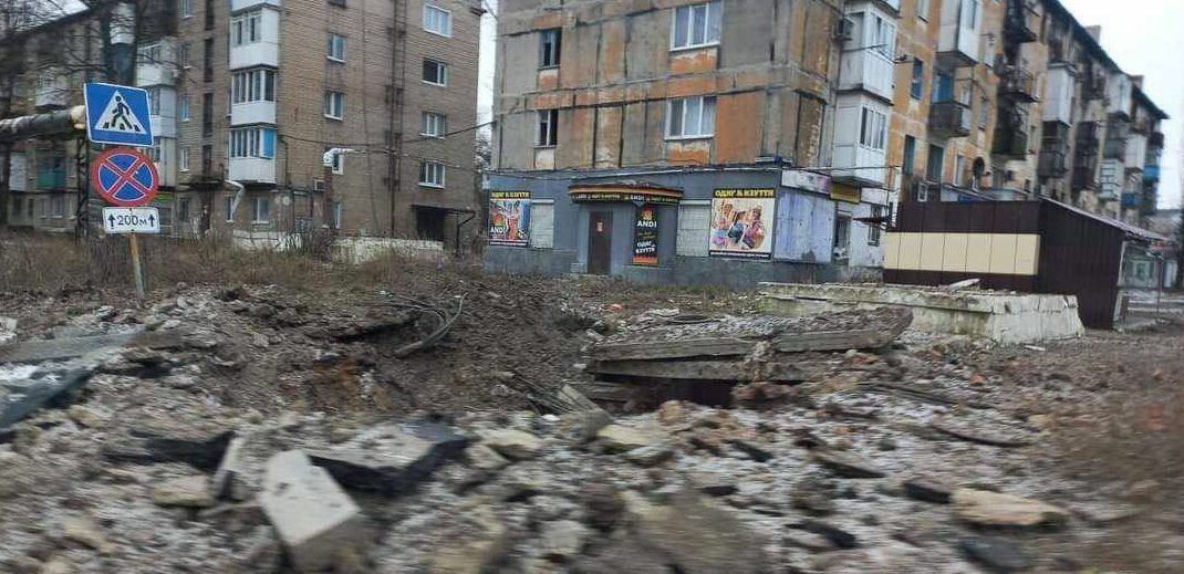 Ворог повністю зруйнував місто, в Авдіївці досі лишаються 18 дітей, - ВА