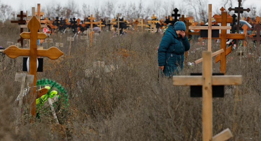 В окупованому Маріуполі лікарні переповнені, морги не встигають забирати тіла померлих, - міськрада