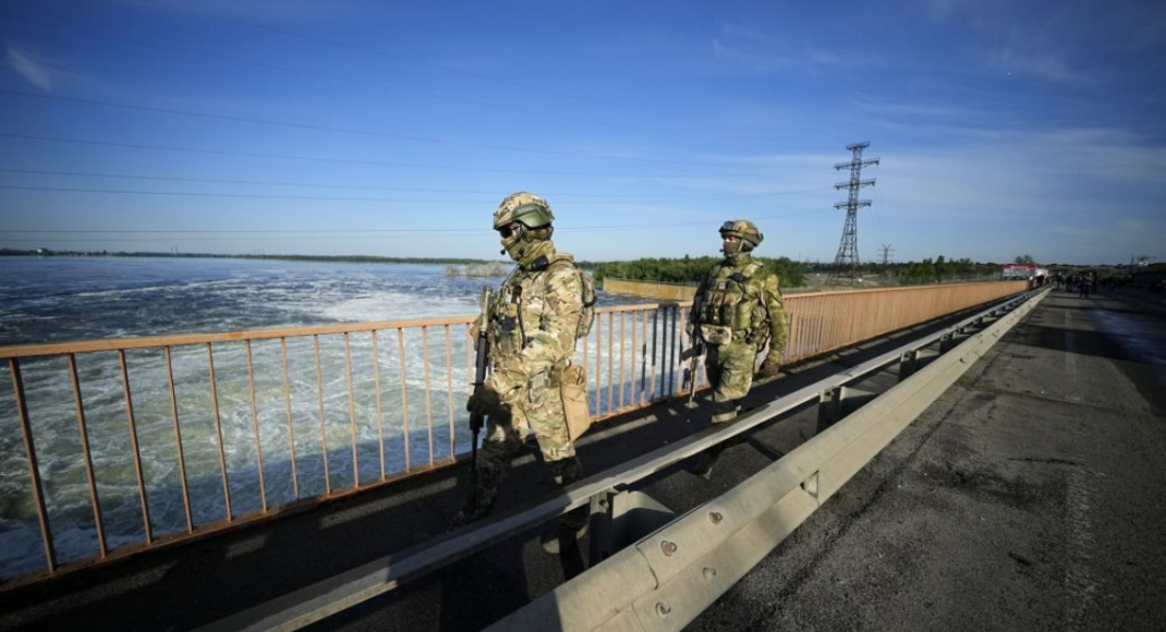 У Сватовому на Луганщині росіяни можуть підривати дамбу, щоб сповільнити наступ ЗСУ, - спротив