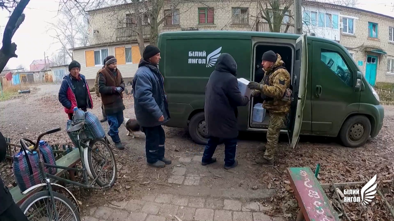 "Білі Янголи" цілодобово доставляють допомогу в понівечені ворогом населені пункти (відео)