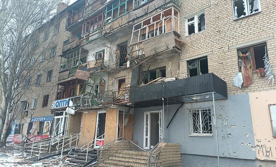 Голова Бахмутської МВА повідомив про наслідки російського обстрілу міста з РСЗВ (фото)