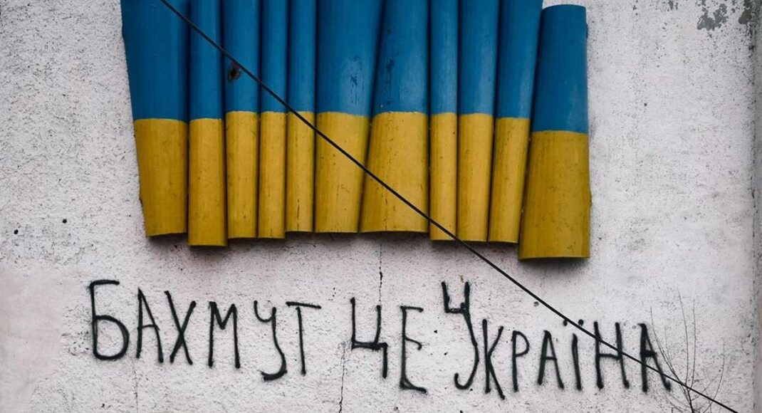 Якщо ЗСУ підуть із міста, то інші міста стануть новим Бахмутом, - Кулеба